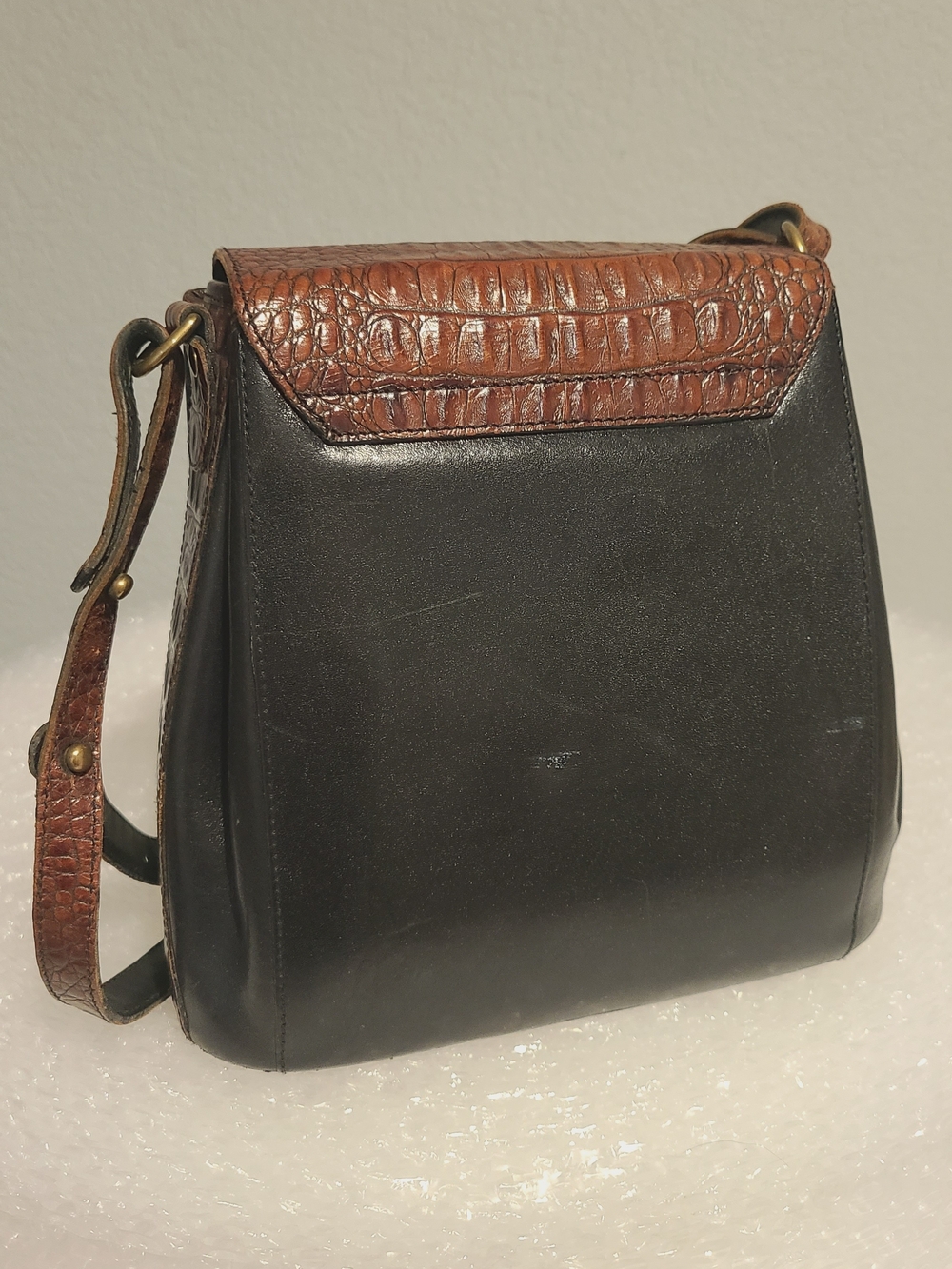Brahmin Brown Croc-Embossed Flap Black Leather Crossbody - Picture 2 of 9